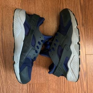 Nike Huarache men’s size 10.5